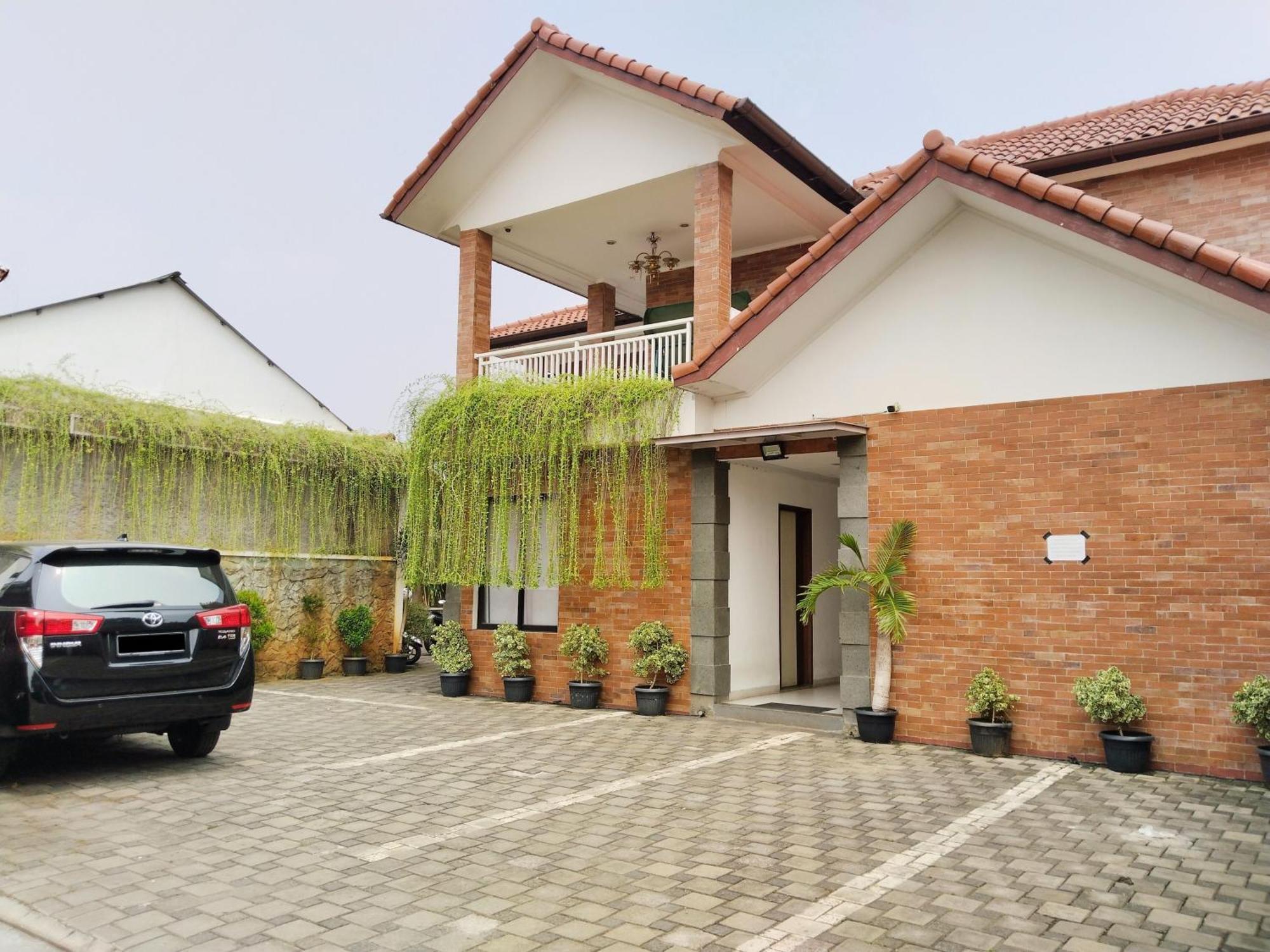 Hotel Dejati House Bekasi Zewnętrze zdjęcie