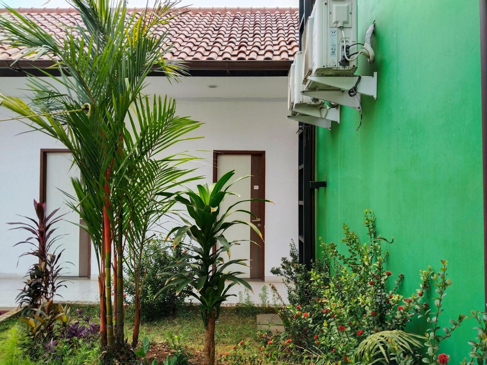 Hotel Dejati House Bekasi Zewnętrze zdjęcie